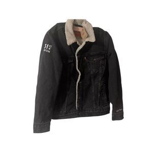 Levi’s Sherpa Denim Jacket Size Medium Brand New
